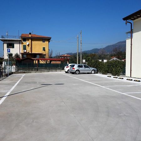 House Versilia Luca E Giada, 5 Chilometri Da Forte Dei Marmi! Exterior photo
